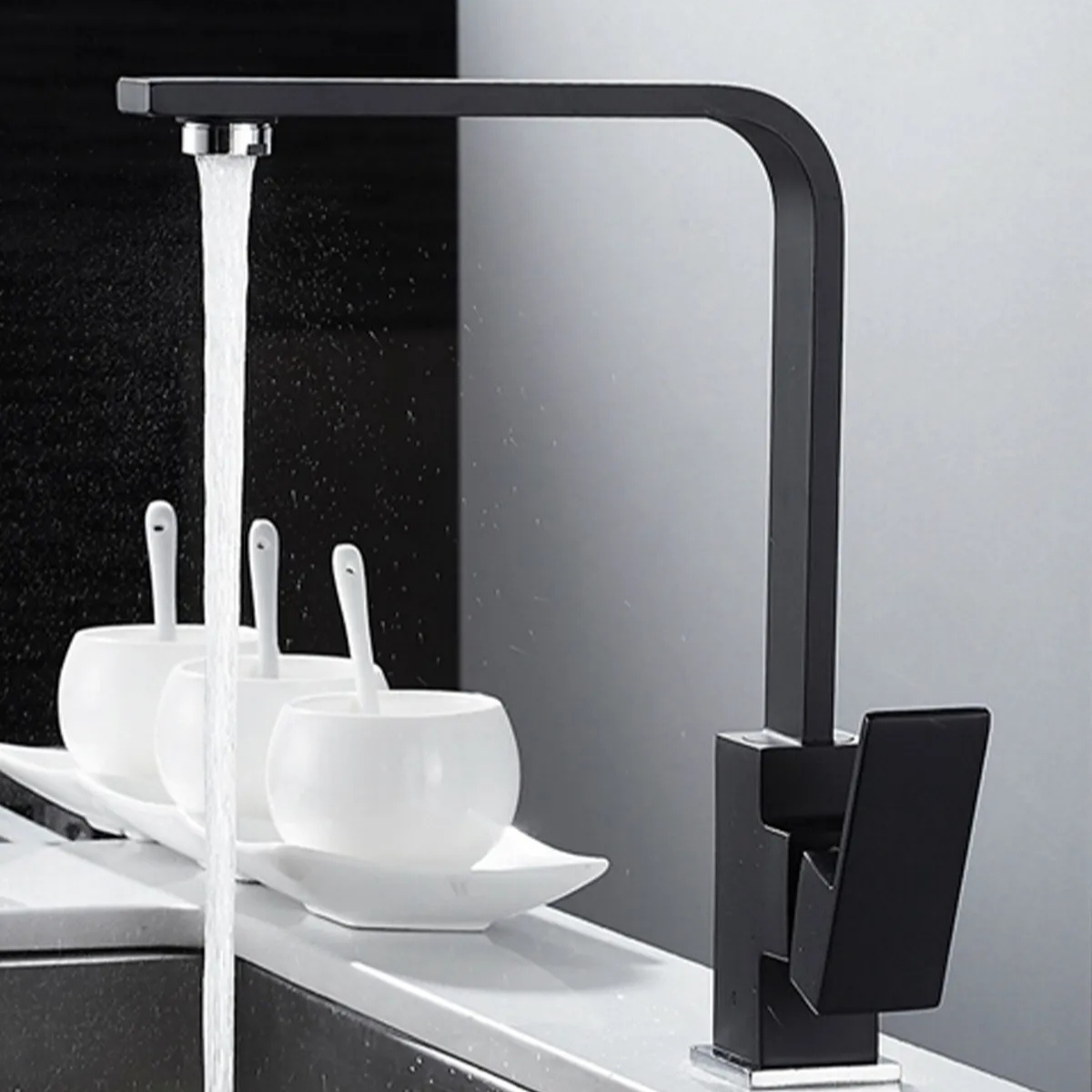 Siyah Kare Banyo Lavabo Bataryası | Modern ve Dayanıklı